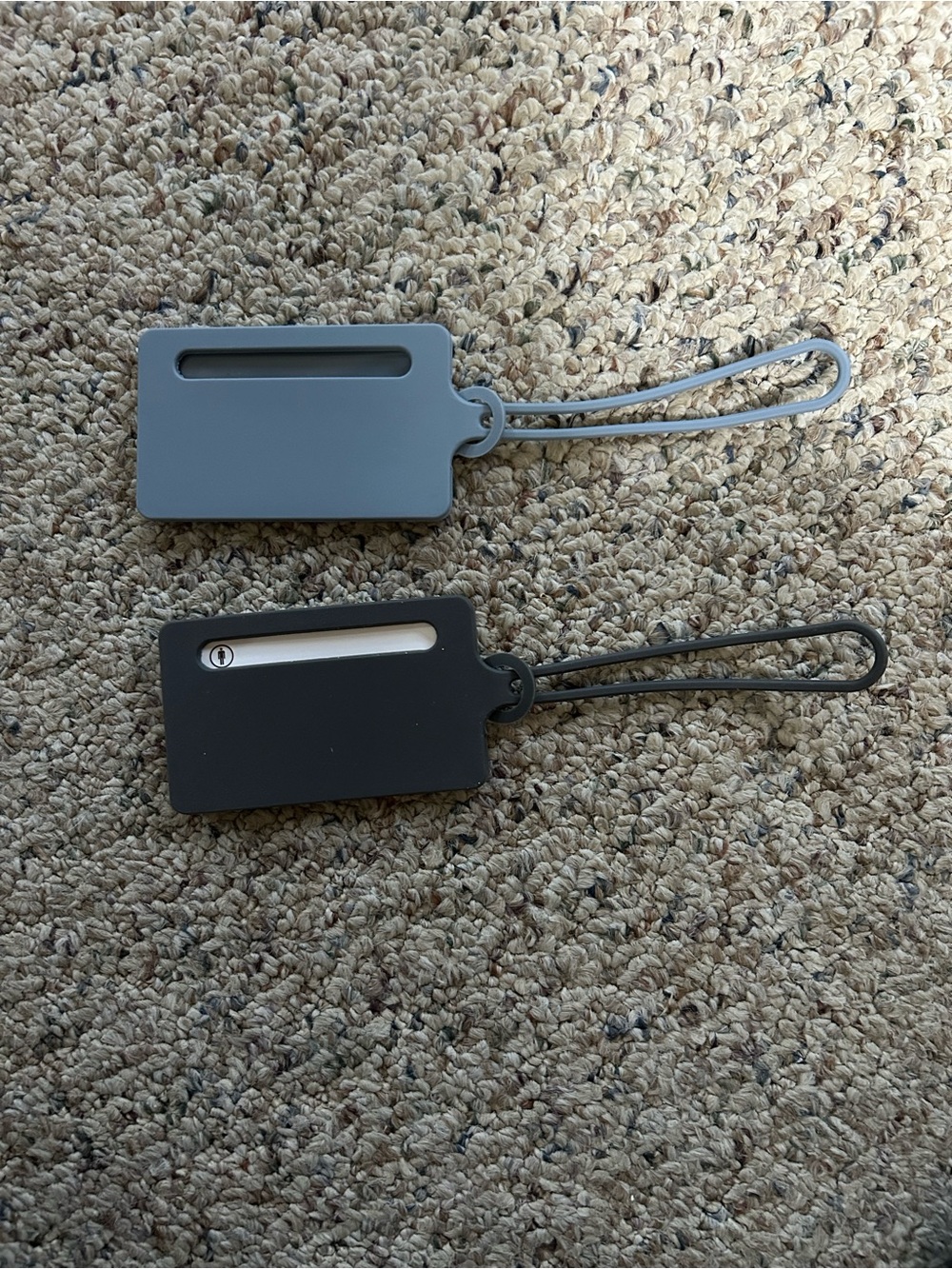 Silicone Luggage Tags Set - Gray and Charcoal